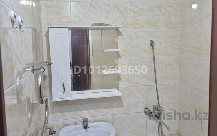 2-комнатная квартира · 57 м² · 2/5 этаж, 34-й мкр 15 за 18 млн ₸ в Актау — фото 2