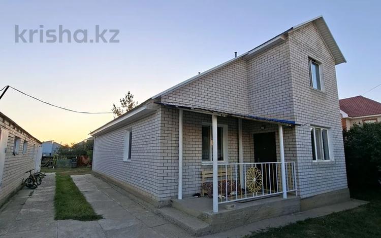 Отдельный дом · 4 комнаты · 200 м² · 10 сот., Квартал А — Остановка Перекрёсток за 48 млн ₸ в Актобе, жилой массив Жанаконыс — фото 2