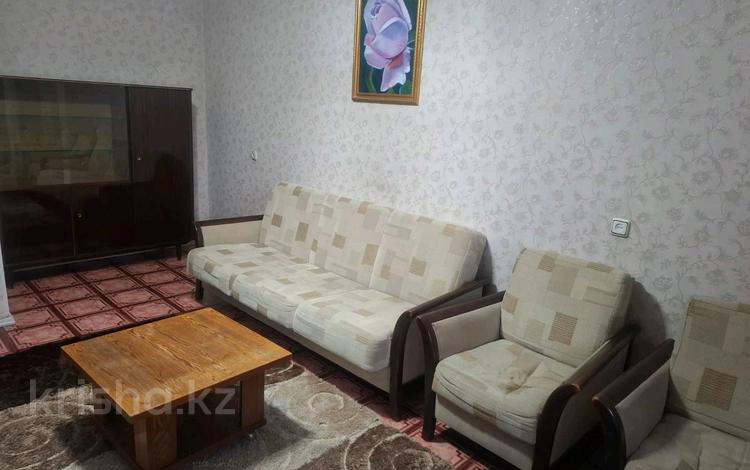2-комнатная квартира · 50 м² · 2/5 этаж, 12-й микрорайон, Улица Уалиханова за 180 000 ₸ в Шымкенте, Енбекшинский р-н — фото 2
