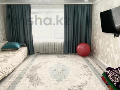 4-бөлмелі пәтер · 76.6 м² · 1/9 қабат, 19-шағынаудан, бағасы: 23.5 млн ₸ в Караганде, Алихана Бокейханова р-н