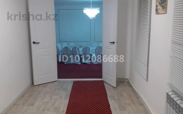 Жеке үй · 2 бөлме · 200 м², Лизы Чайкиной 2 а, бағасы: 70 000 ₸ в Костанае — фото 2