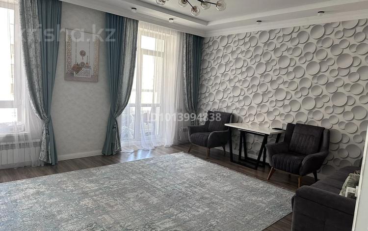 3-комнатная квартира · 106 м² · 7/12 этаж, Максут Нарикбаев 22 за 450 000 ₸ в Астане, Нура р-н — фото 2