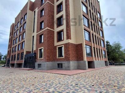 4-комнатная квартира · 156 м² · 3/5 этаж, Жамакаева за 78 млн 〒 в Семее