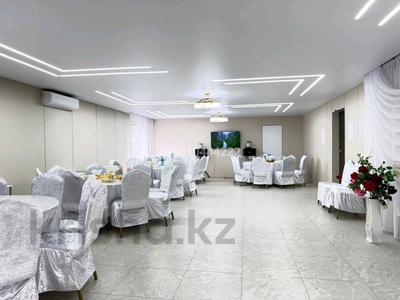 Дом · 7 комнат · 350 м², мкр Уркер, Аскар забикулина 15а за 60 000 ₸ в Астане, Нура р-н