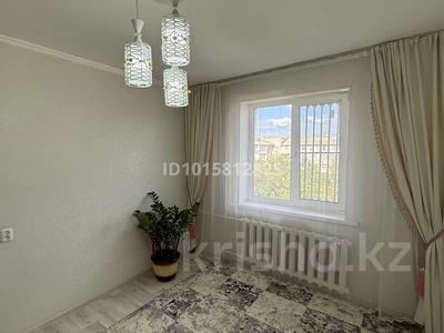 2-бөлмелі пәтер · 55 м² · 5/5 қабат, Қонаев ш/а., кунаева 6 45, бағасы: 21 млн ₸ в Уральске, мкр Кунаева