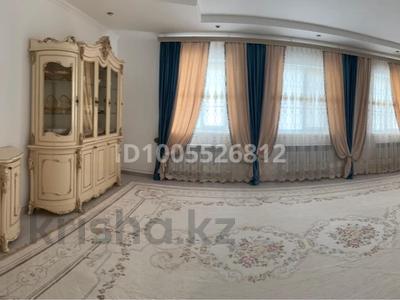 Отдельный дом · 3 комнаты · 168 м² · 8 сот., мкр Балауса, Азильхан нуршайыков 33 за 40 млн 〒 в Атырау