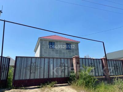Аренда домов или дач в Алматинской обл.: Отдельный дом · 6 комнат · 150 м², Аксу 7 за 400 000 〒 Отдельный дом · 6 комнат · 150 м², Аксу 7 за 400 000 〒 в Каскелене