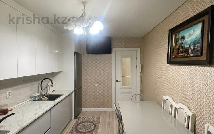 3-бөлмелі пәтер · 82.3 м² · 3/10 қабат, Набережная, бағасы: 26.5 млн ₸ в Актобе, мкр. Курмыш — фото 2