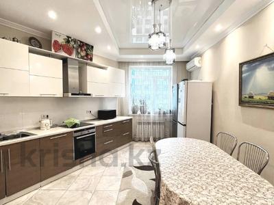 2-комнатная квартира · 102 м² · 13/15 этаж, Абая — Тургут Озала | ТРЦ ADK | Гимназия №140 | Школа №65 за 69.5 млн ₸ в Алматы, Бостандыкский р-н