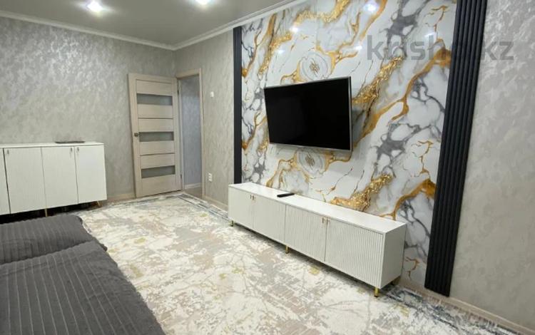 3-бөлмелі пәтер · 59.8 м² · 4/4 қабат, Бауыржана Момышулы 121, бағасы: 15.6 млн ₸ в Экибастузе — фото 2
