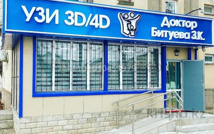 Свободное назначение, офисы, магазины и бутики, склады, салоны красоты, медцентры и аптеки, образование, развлечения · 72 м² за 60 млн 〒 в Таразе — фото 2