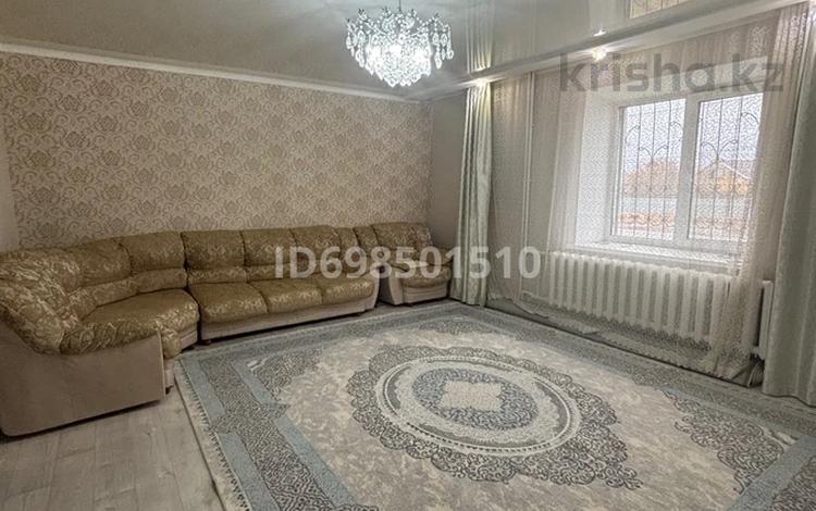 2-бөлмелі пәтер · 70 м² · 1/5 қабат, мкр Жана Орда — Возле 5 поликлиники, бағасы: 30 млн ₸ в Уральске — фото 2
