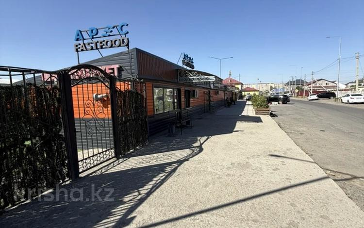 Магазины и бутики, общепит · 38 м² за 300 000 ₸ в Атырау — фото 2