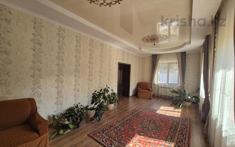 Отдельный дом · 4 комнаты · 320 м² · 12 сот., мкр Акжар за 650 000 ₸ в Алматы, Наурызбайский р-н — фото 11