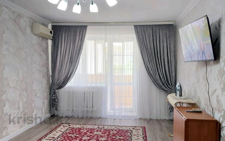 2-бөлмелі пәтер · 65 м² · 4/9 қабат, мкр 11 85, бағасы: 17 000 ₸ в Актобе — фото 2