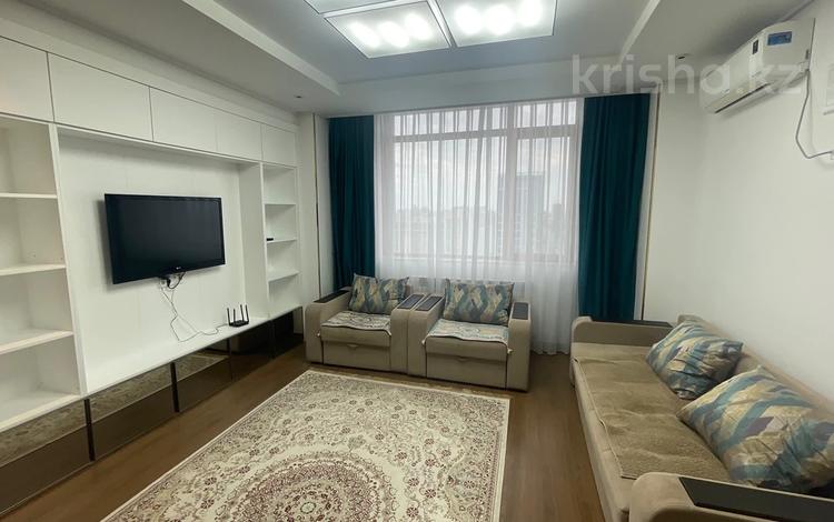3-комнатная квартира · 90 м² · 14/21 этаж, Кабанбай батыра 43Г за 500 000 ₸ в Астане, Есильский р-н — фото 2