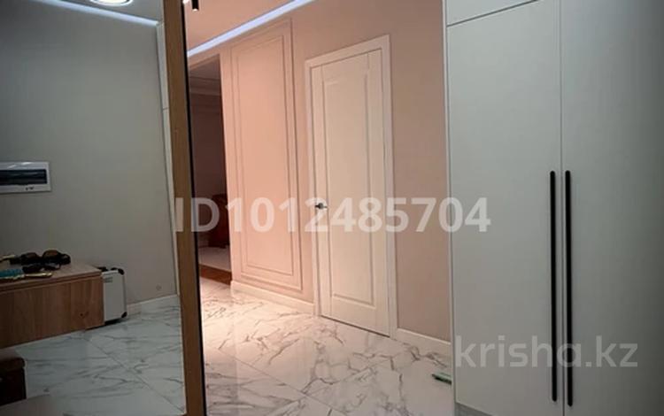 3-бөлмелі пәтер · 90 м² · 2/6 қабат, 113Б/5 2, бағасы: 65 млн ₸ в Шымкенте, Аль-Фарабийский р-н — фото 2
