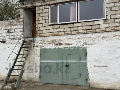 Гараж · 250 м² · Железнодорожный дом 40 за 200 000 〒 в Актобе, мкр Москва