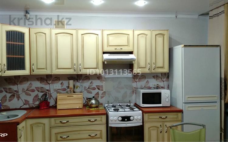 3-комнатная квартира · 67 м² · 1/5 этаж, Сарайшык 42 за 200 000 ₸ в Уральске — фото 2