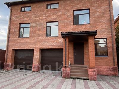 Отдельный дом · 7 комнат · 466.7 м² · 8 сот., Муканова 45/48 за 110 млн 〒 в Караганде