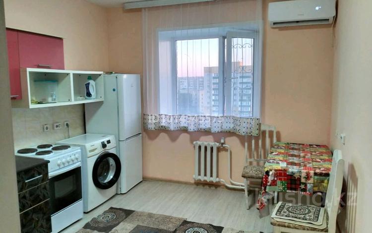 1-комнатная квартира · 45 м² · 8/9 этаж, Иртышская — Левый берег. район рынка Океан за 150 000 ₸ в Семее — фото 2