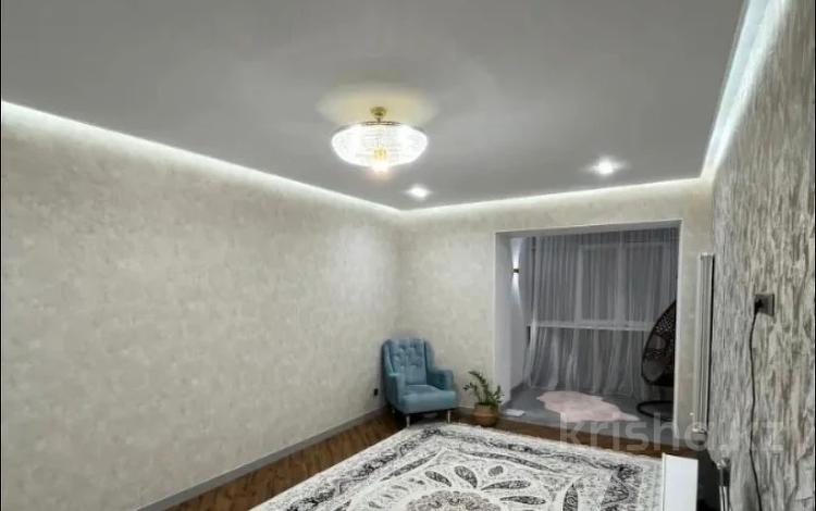 2-комнатная квартира · 73.4 м² · 9/10 этаж, мкр. Алтын орда, молдагуловой за 37.9 млн ₸ в Актобе — фото 2