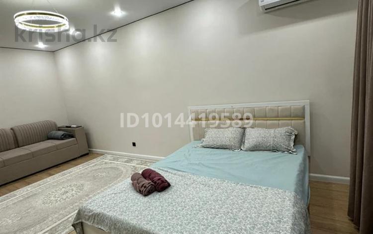 1-бөлмелі пәтер · 60 м² · 8/9 қабат, мкр Шымсити туркия — Шымсити парк, бағасы: 2 000 ₸ в Шымкенте, Абайский р-н — фото 2