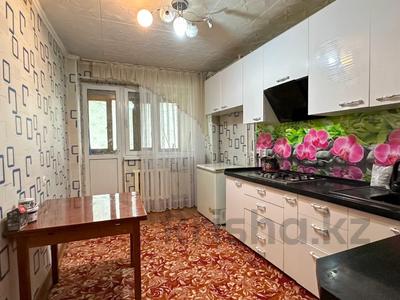 3-комнатная квартира · 60 м² · 1/5 этаж, самал 19 за 19 млн 〒 в Талдыкоргане, мкр Самал