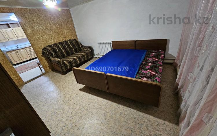 1-комнатный дом помесячно, 70 м², Есенберлина за 65 000 〒 в Кокшетау — фото 2