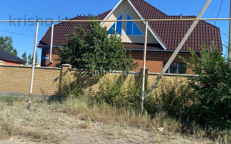 Отдельный дом · 9 комнат · 110 м² · 15 сот., Шамшикумар Мукатаева 8 — Дәуленов мектебінің жанында, бұрышта за 58 млн 〒 в Зайсане — фото 2