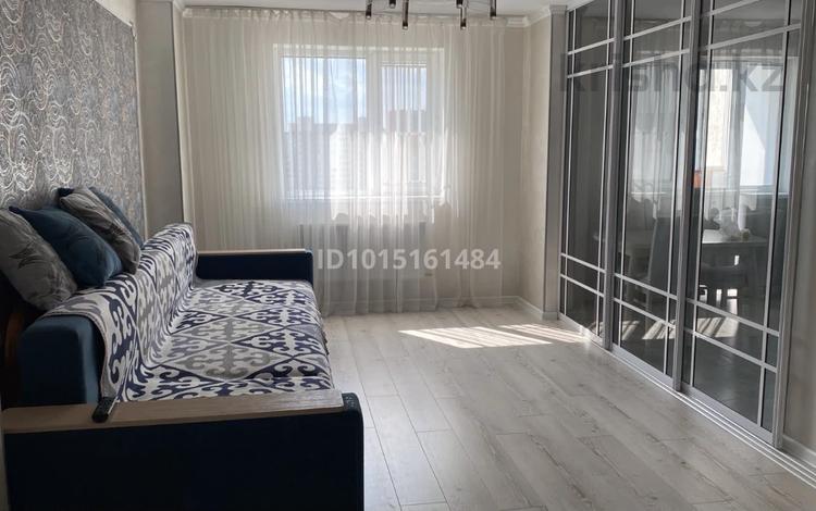 3-комнатная квартира · 72 м² · 11/11 этаж, Ракымжан Кошкарбаева 50/1 — Азербаева за 380 000 ₸ в Астане, Сарайшык р-н — фото 2