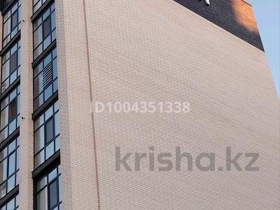 3-комнатная квартира · 95.6 м² · 10/10 этаж, мкр Юго-Восток, Дюсембекова 83/2 за 53.7 млн 〒 в Караганде, Казыбек би р-н