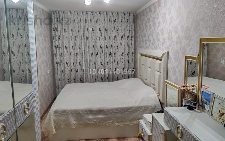 2-бөлмелі пәтер · 49 м² · 4/5 қабат, мкр Жайлау 4, бағасы: 15 млн ₸ в Таразе — фото 2