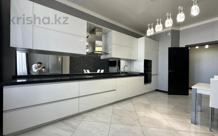 3-комнатная квартира · 130 м² · 18/21 этаж, Аль-Фараби 21 — Каратаева за 800 000 ₸ в Алматы, Бостандыкский р-н — фото 4