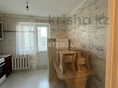 2-комнатная квартира · 64 м² · 6/6 этаж, мкр 8, Ул.Бр.Жубановых 271 — Возле ДВД за 17.5 млн ₸ в Актобе