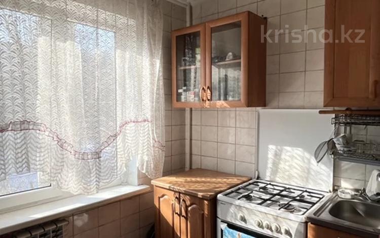 3-бөлмелі пәтер · 58 м² · 2/5 қабат, Жарокова 37, бағасы: 43 млн ₸ в Алматы, Алмалинский р-н — фото 2
