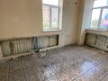 Свободное назначение, офисы, магазины и бутики, склады, общепит, салоны красоты, бани, гостиницы и зоны отдыха, медцентры и аптеки, образование, развлечения · 1010 м² за 400 млн ₸ в Караганде, Казыбек би р-н — фото 6
