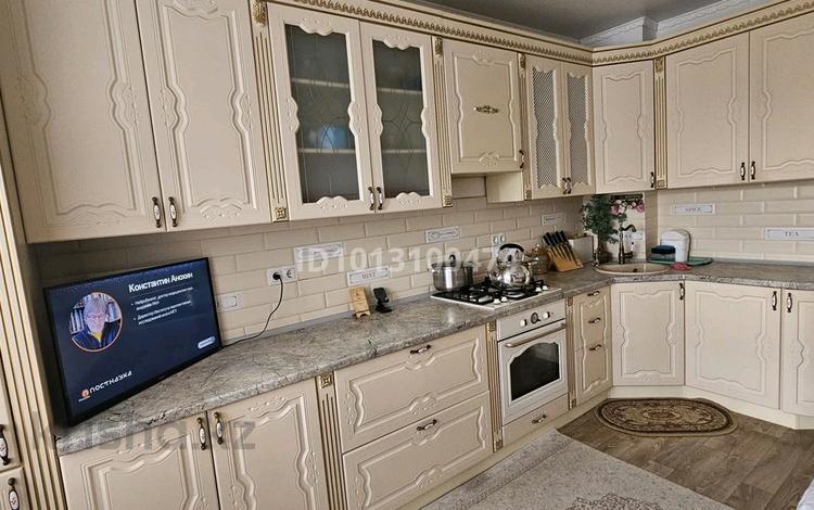 2-комнатная квартира · 68.9 м² · 8/9 этаж, мкр. Алтын орда — Мустафа Шокая за 26 млн ₸ в Актобе — фото 2