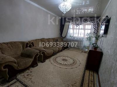 4-бөлмелі пәтер, 70 м², 5/5 қабат ай сайын, Е.Ниетқалиев 7 — Қайгелді көшесі мен Жамбыл даңғылының ортасы, бағасы: 200 000 〒 в Таразе