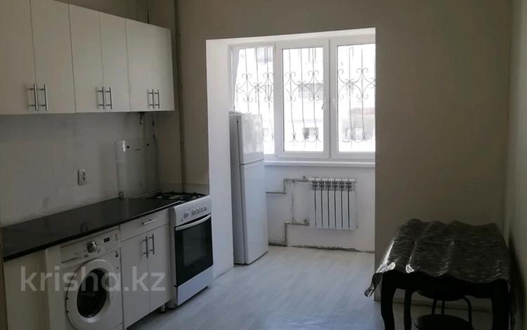 1-комнатная квартира, 40 м², 1/5 этаж, 19-й мкр 36/1