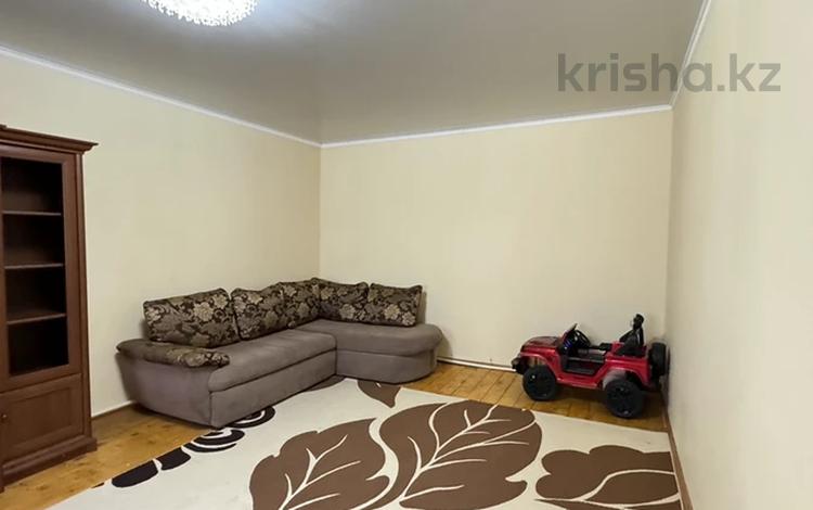 Отдельный дом · 5 комнат · 170 м² · 7 сот., Победы за 250 000 ₸ в Уральске — фото 2