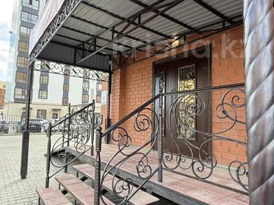 Офисы, магазины и бутики, салоны красоты, фитнес и спорт, медцентры и аптеки, образование, кабинеты и рабочие места, студии · 125 м² за 600 000 ₸ в Уральске