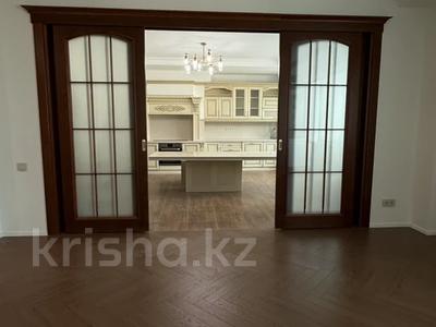 7-бөлмелі пәтер · 340 м² · 12/12 қабат, Назарбаева 223, бағасы: 1.8 млн ₸ в Алматы, Медеуский р-н