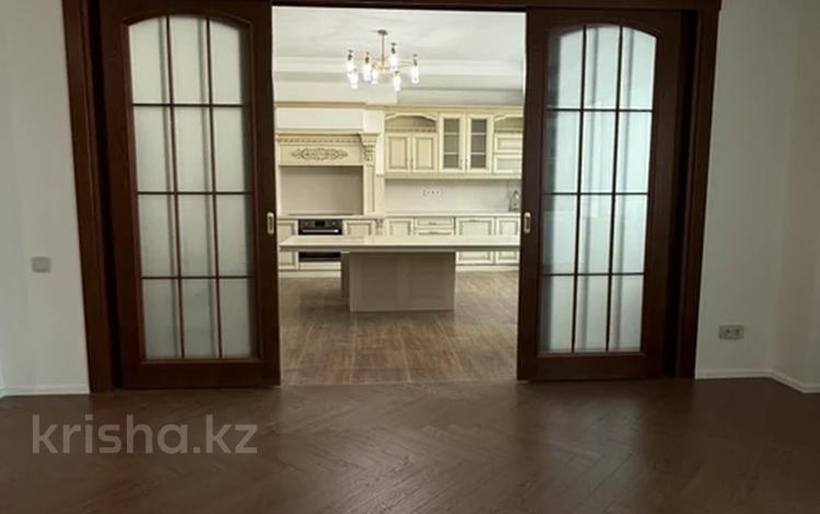7-бөлмелі пәтер · 340 м² · 12/12 қабат, Назарбаева 223, бағасы: 1.8 млн ₸ в Алматы, Медеуский р-н — фото 2