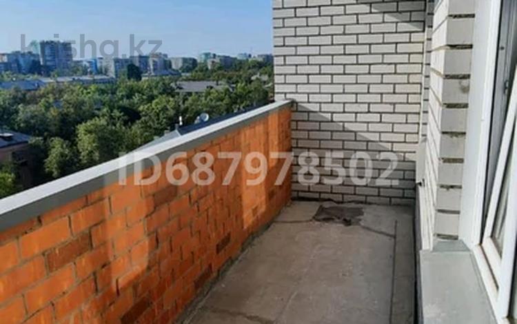 2-комнатная квартира, 59 м², 9/10 этаж, чокина за 24.3 млн 〒 в Павлодаре — фото 2