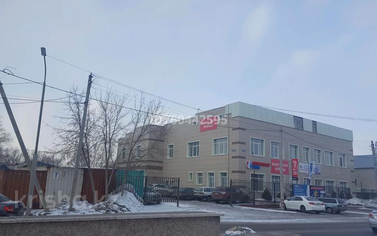 Свободное назначение, офисы, магазины и бутики, склады, салоны красоты, образование, развлечения · 2300 м² за 400 млн 〒 в Караганде, Казыбек би р-н — фото 2