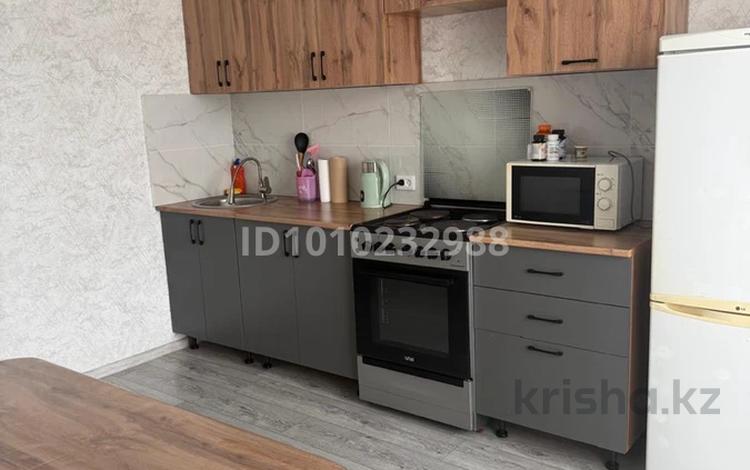 2-комнатная квартира · 82 м² · 5/5 этаж, Район Карагайлы 50 Г за 250 000 ₸ в Семее — фото 2