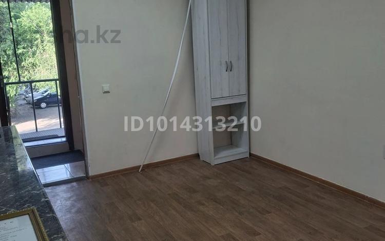 Еркін, кеңселер, білім орталықтары, кабинеттер және жұмыс орындары · 40 м², бағасы: 250 000 ₸ в Семее — фото 2
