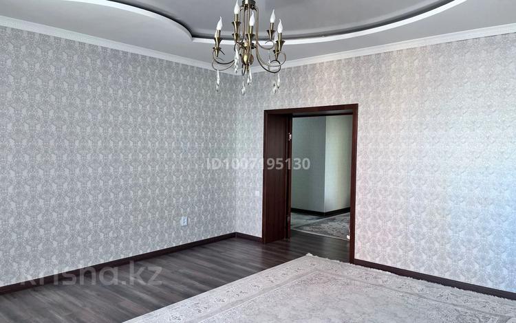 3-комнатная квартира · 107 м² · 4/9 этаж, мкр. Алтын орда 60 корпус 1 — Обл гаи за 44 млн ₸ в Актобе — фото 2