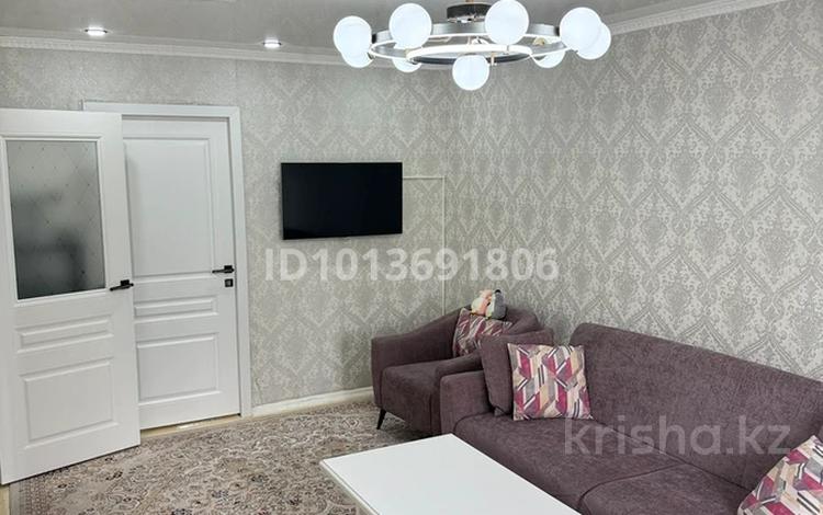 2-комнатная квартира · 43.7 м² · 5/5 этаж, мкр Жансая 14 за 13.9 млн ₸ в Таразе — фото 2